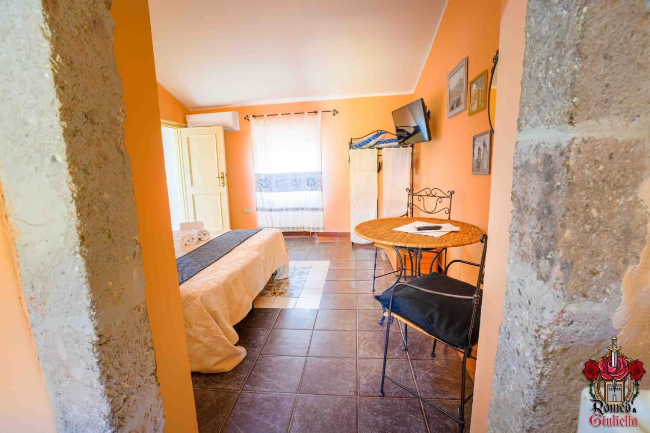 Romeo & Giulietta Rooms Bosa Dış mekan fotoğraf